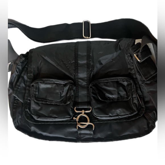 Waterproof Banana Republic crossbody purse - Picture 4 of 5